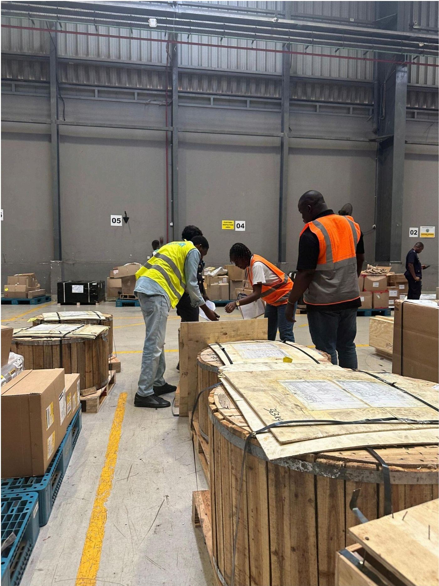HAPS warehouse team inspecting cargo