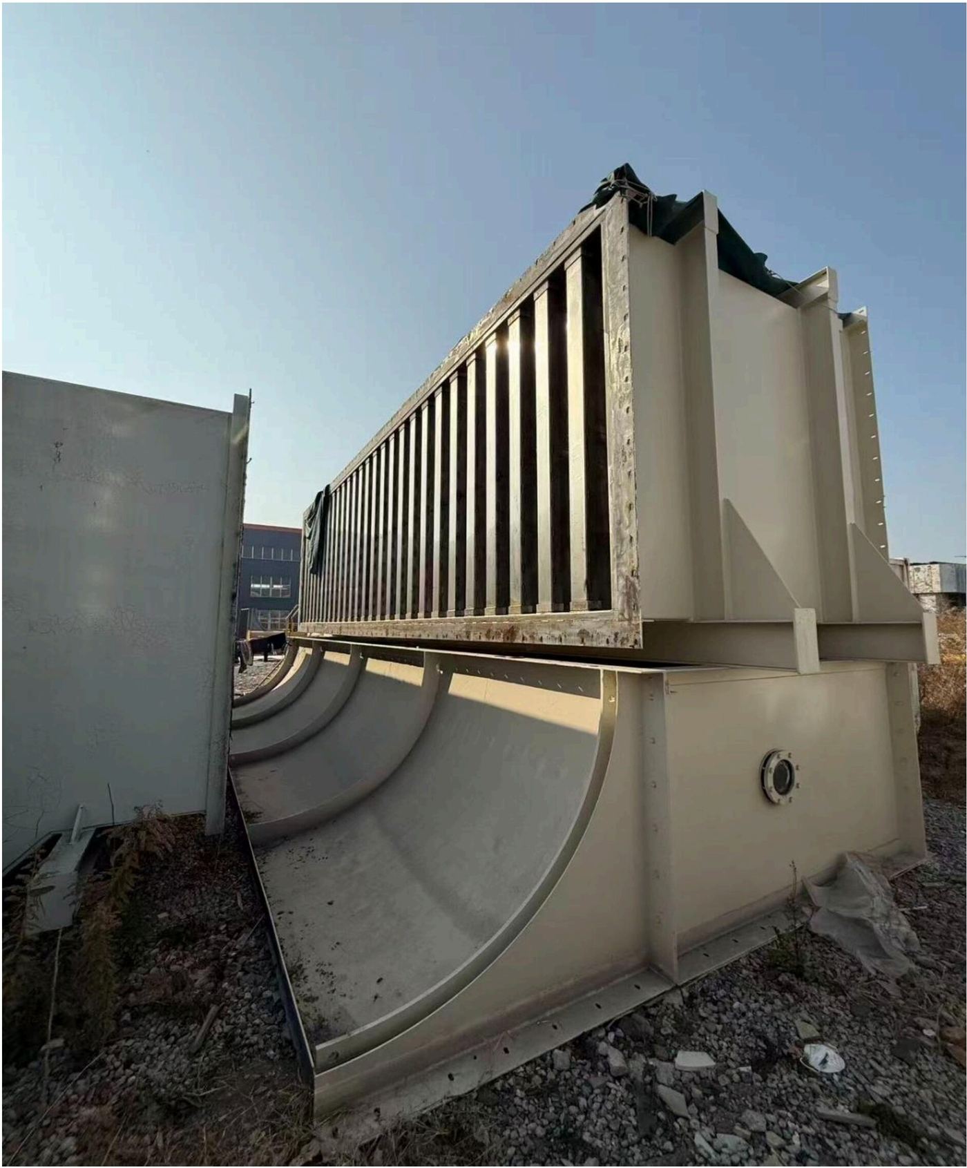 Large industrial structure ready for transport